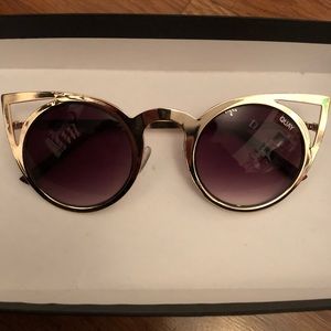 Gold-Rimmed Quay Cat-Eye Sunglasses